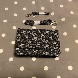 Beautiful Crossbody and Wristlet Purse 👛